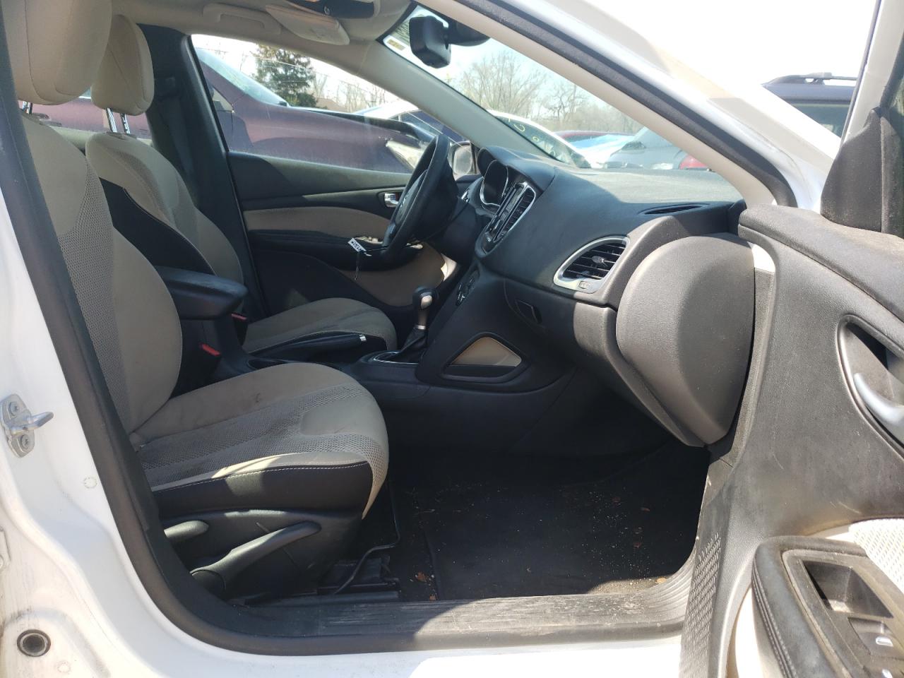 Photo 5 from auction – 2016 DODGE DART SXT with VIN 1C3CDFBB6GD766180