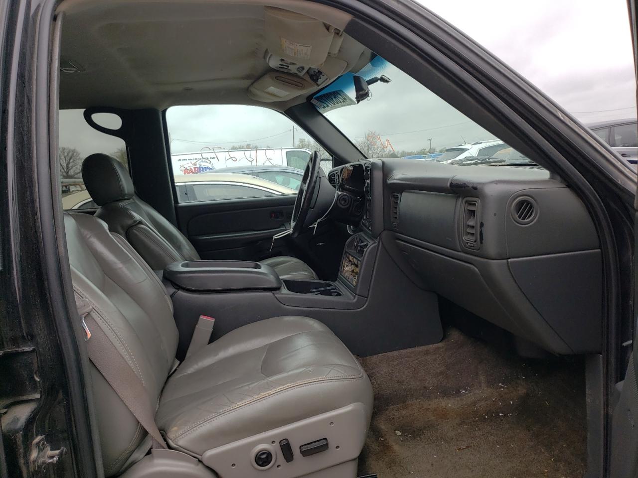 Photo 5 from auction – 2003 CHEVROLET AVALANCHE with VIN 3GNEK13TX3G113277