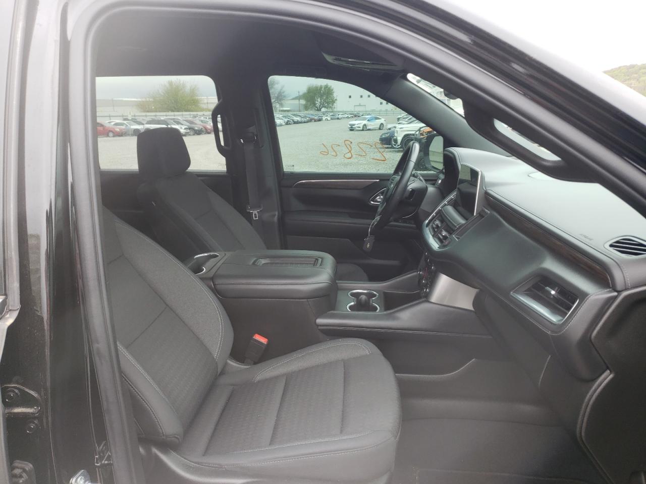 Photo 5 from auction – 2021 CHEVROLET SUBURBAN C with VIN 1GNSCBKD8MR178792