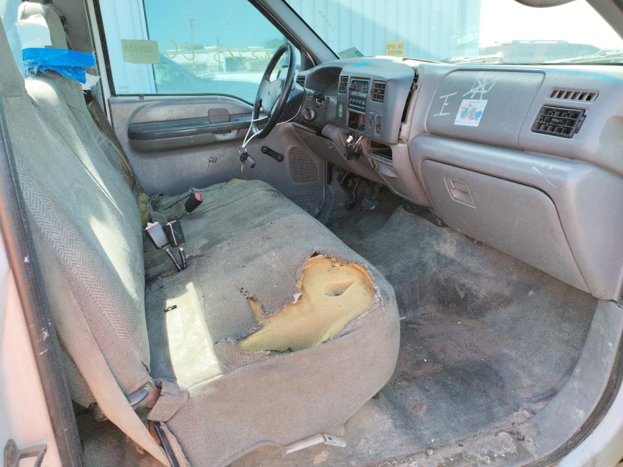 Photo 5 from auction – 2000 FORD F250 SUPER with VIN 1FTNF20L0YEC21929