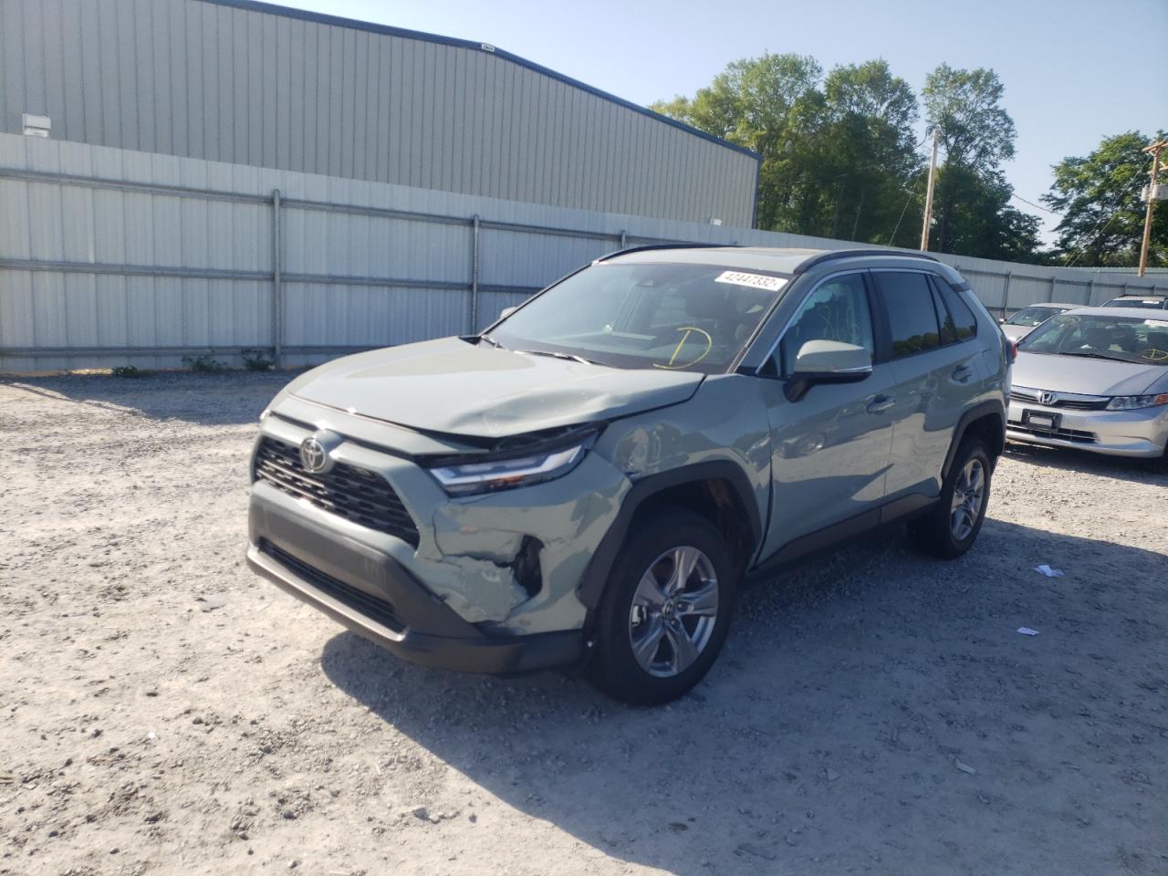 Photo 2 from auction – 2022 TOYOTA RAV4 with VIN 2T3W1RFV1NW192868