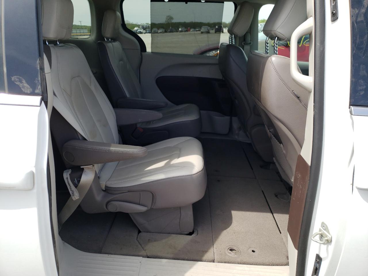 Photo 6 from auction – 2019 CHRYSLER PACIFICA T with VIN 2C4RC1BG5KR597282