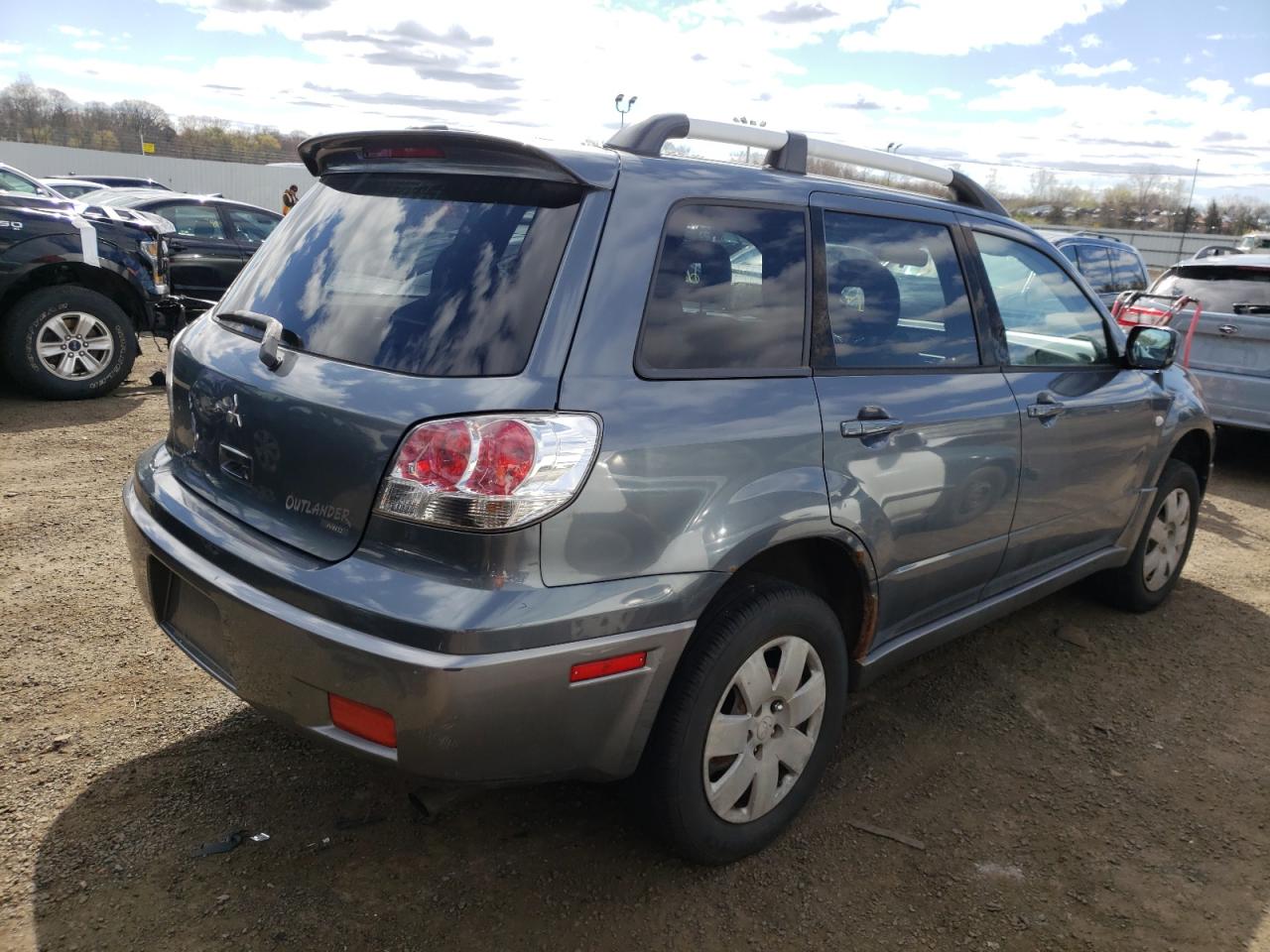 Photo 4 from auction – 2004 MITSUBISHI OUTLANDER with VIN JA4LZ41F34U004551