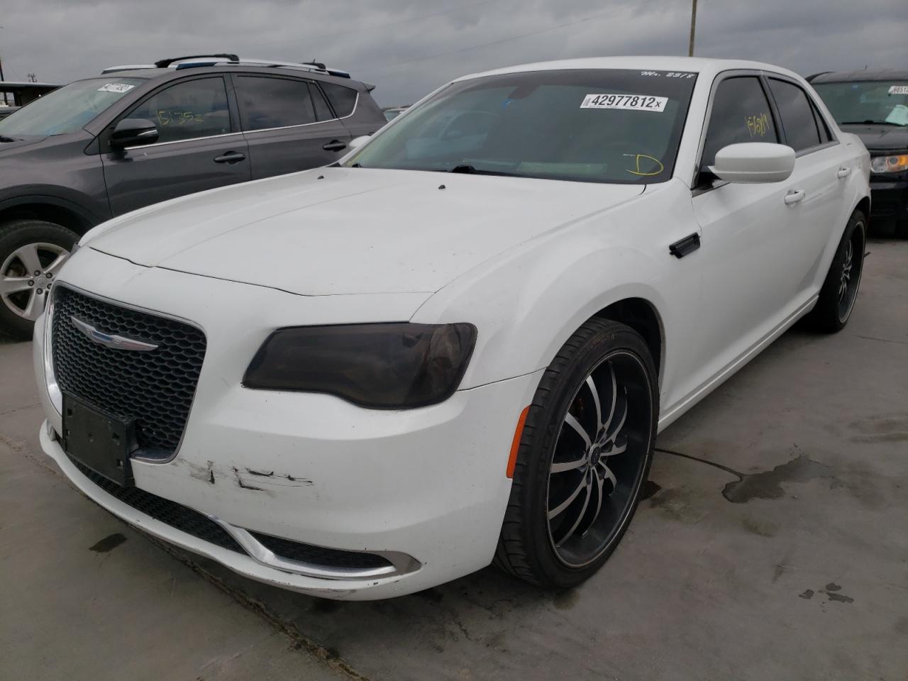 Photo 2 from auction – 2015 CHRYSLER 300 LIMITE with VIN 2C3CCAAG6FH796798