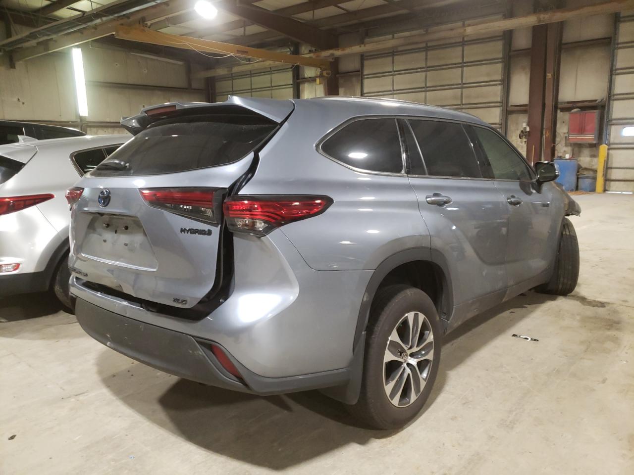 Photo 4 from auction – 2021 TOYOTA HIGHLANDER with VIN 5TDHBRCH2MS047049