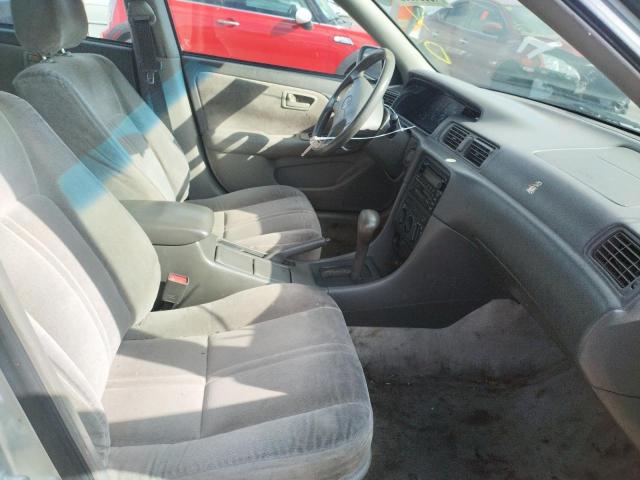 Photo 5 from auction – 2001 TOYOTA CAMRY with VIN 4T1BG22K01U799072