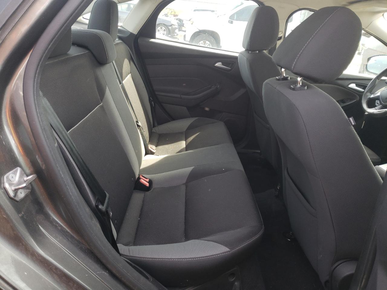 Photo 15 from auction – 2014 FORD FOCUS SE with VIN 1FADP3F27EL223459