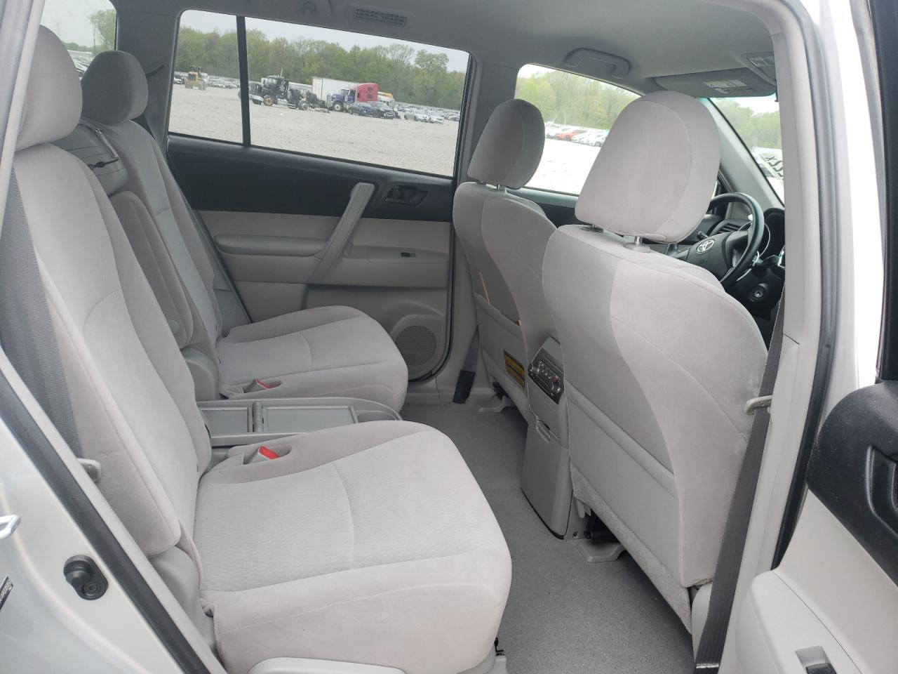 Photo 6 from auction – 2009 TOYOTA HIGHLANDER with VIN JTEDS41A992085850