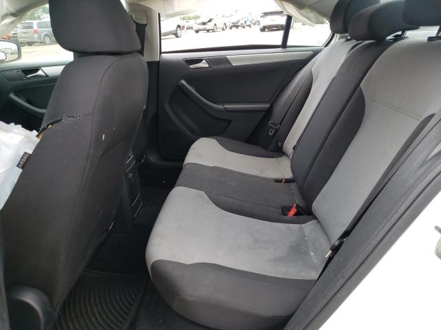 Photo 6 from auction – 2017 VOLKSWAGEN JETTA S with VIN 3VW2B7AJ2HM370178
