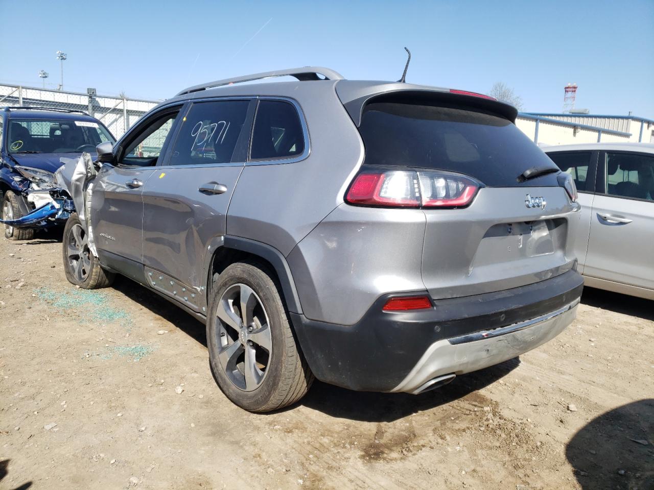 Photo 3 from auction – 2019 JEEP CHEROKEE L with VIN 1C4PJMDX7KD356449