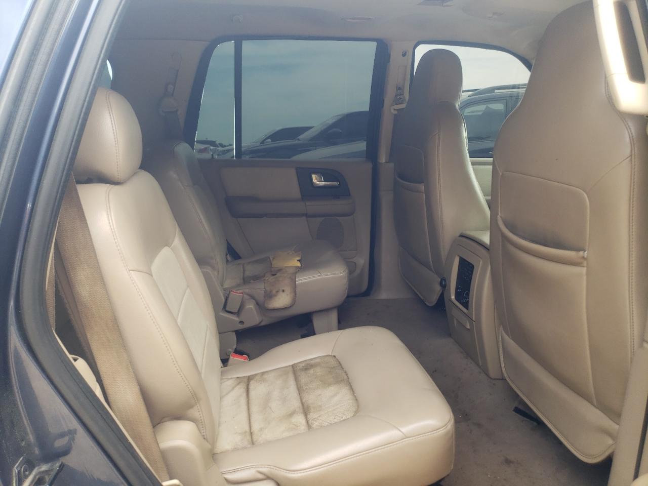 Photo 6 from auction – 2004 FORD EXPEDITION with VIN 1FMPU17L64LB79461