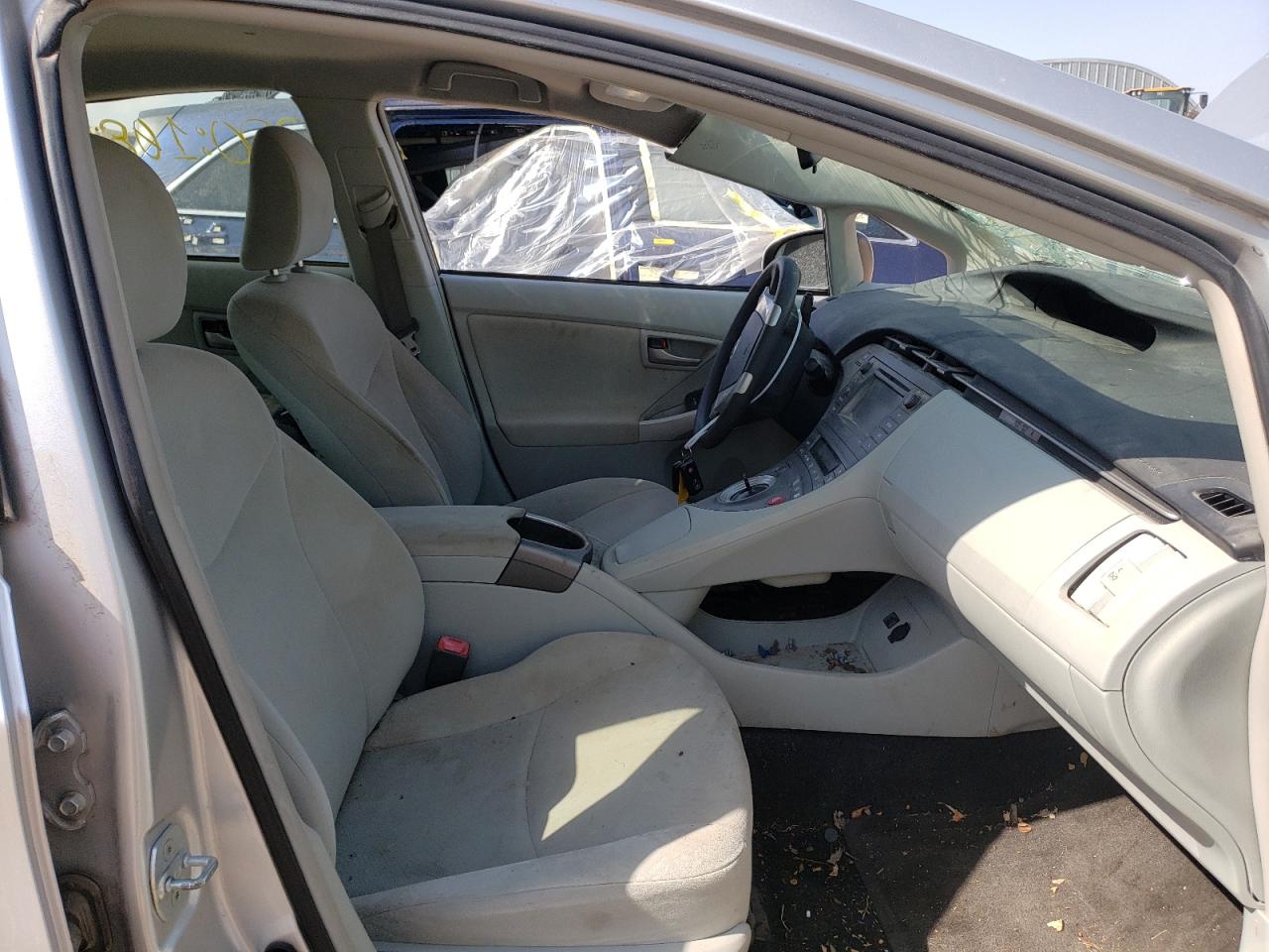 Photo 5 from auction – 2013 TOYOTA PRIUS with VIN JTDKN3DU5D5549971
