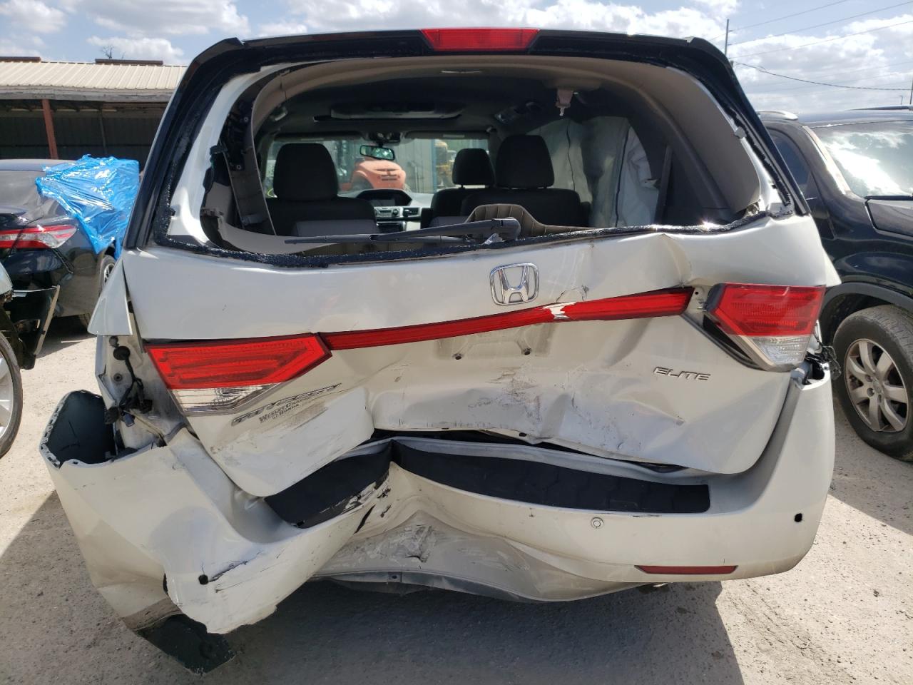 Photo 9 from auction – 2015 HONDA ODYSSEY TO with VIN 5FNRL5H98FB126003