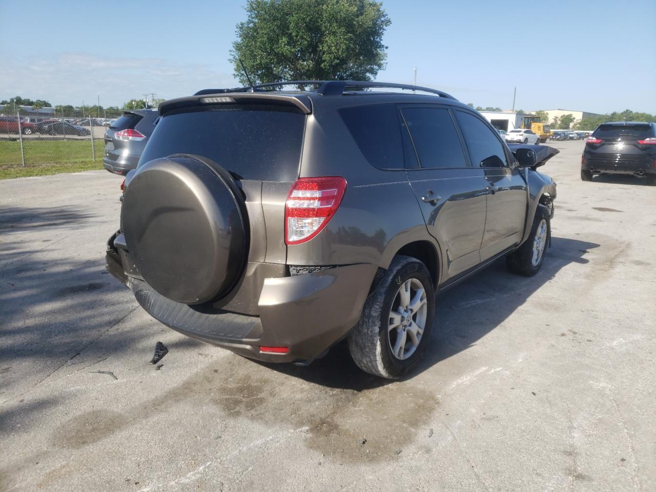 Photo 4 from auction – 2011 TOYOTA RAV4 with VIN 2T3ZF4DV4BW059733
