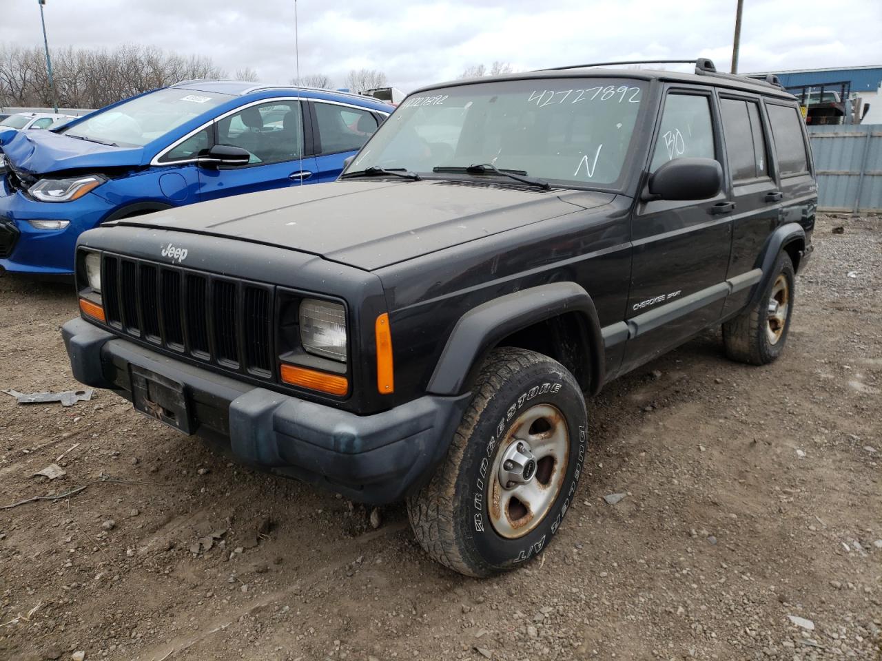 Photo 2 from auction – 2000 JEEP CHEROKEE S with VIN 1J4FF48S1YL159989