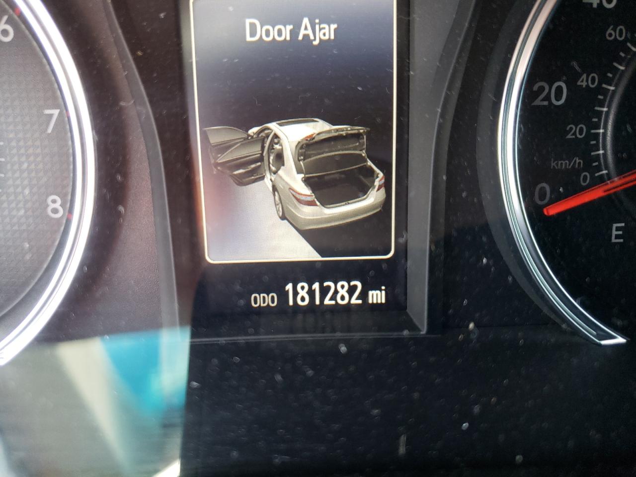 Photo 8 from auction – 2015 TOYOTA CAMRY LE with VIN 4T1BF1FK4FU086285