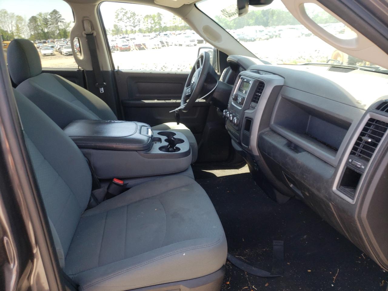 Photo 5 from auction – 2018 RAM 1500 ST with VIN 1C6RR6FT3JS119451