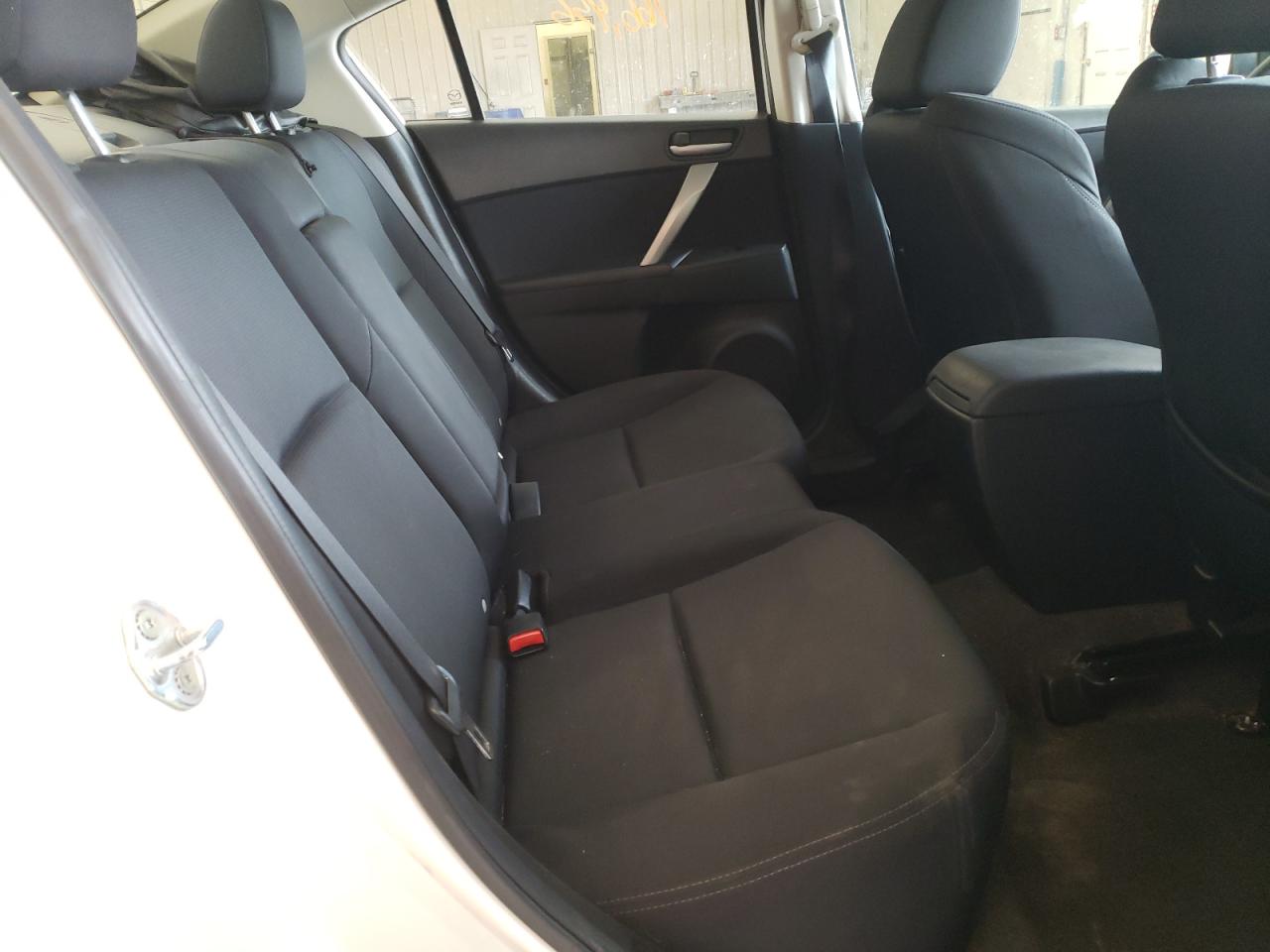 Photo 6 from auction – 2011 MAZDA 3 S with VIN JM1BL1U67B1380858