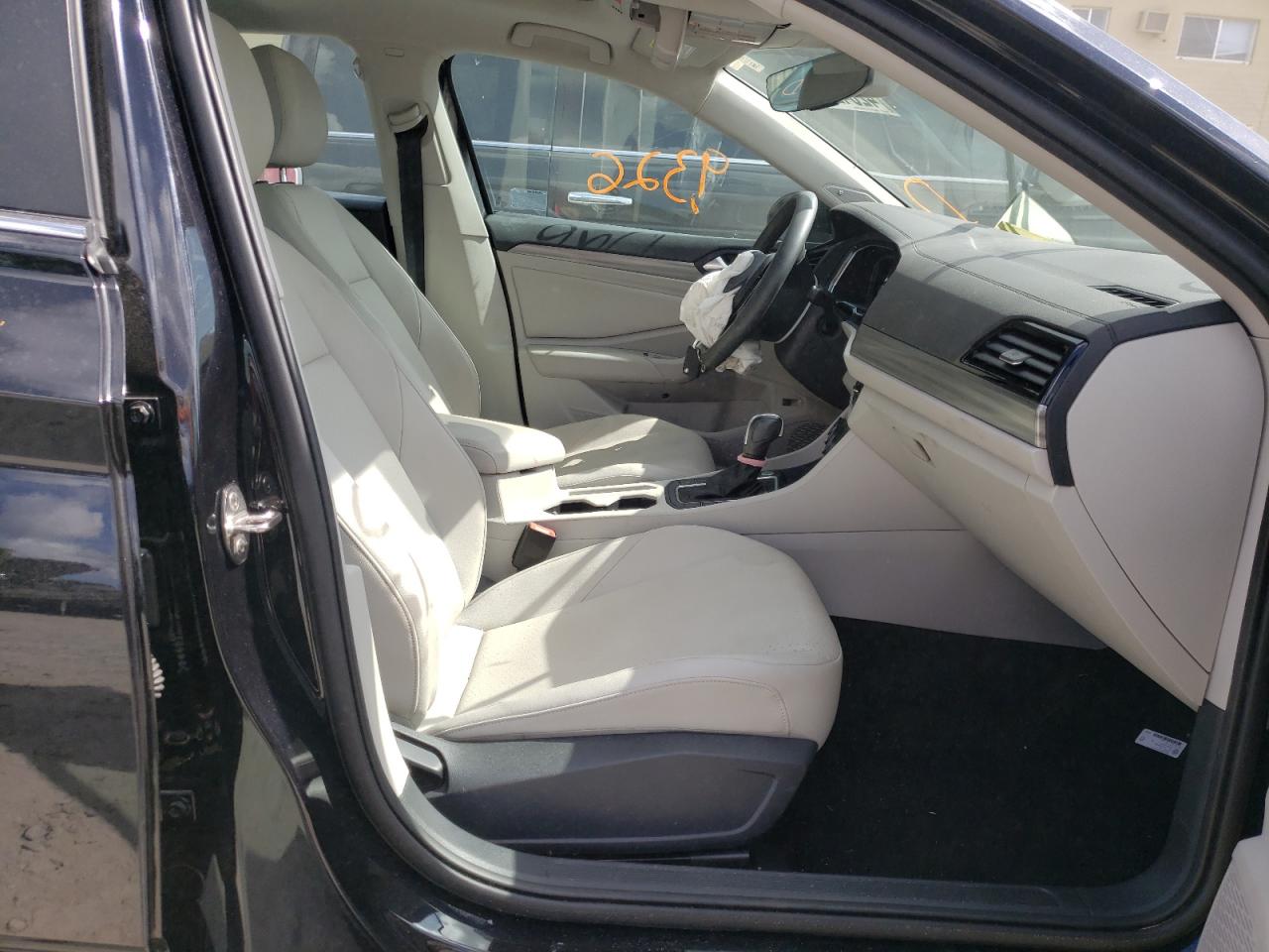 Photo 5 from auction – 2020 VOLKSWAGEN JETTA SEL with VIN 3VWEB7BU0LM067012
