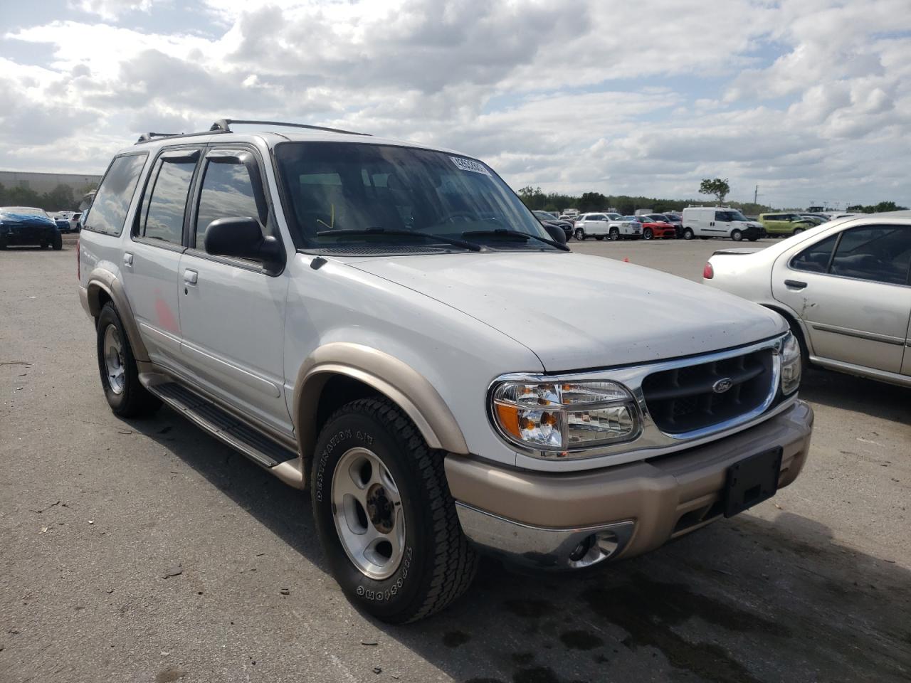 FORD EXPLORER E 2000 with VIN 1FMDU64P6YZB37138 - Photo from auction