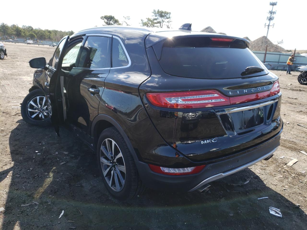 Photo 3 from auction – 2019 LINCOLN MKC RESERV with VIN 5LMTJ3DH5KUL32578