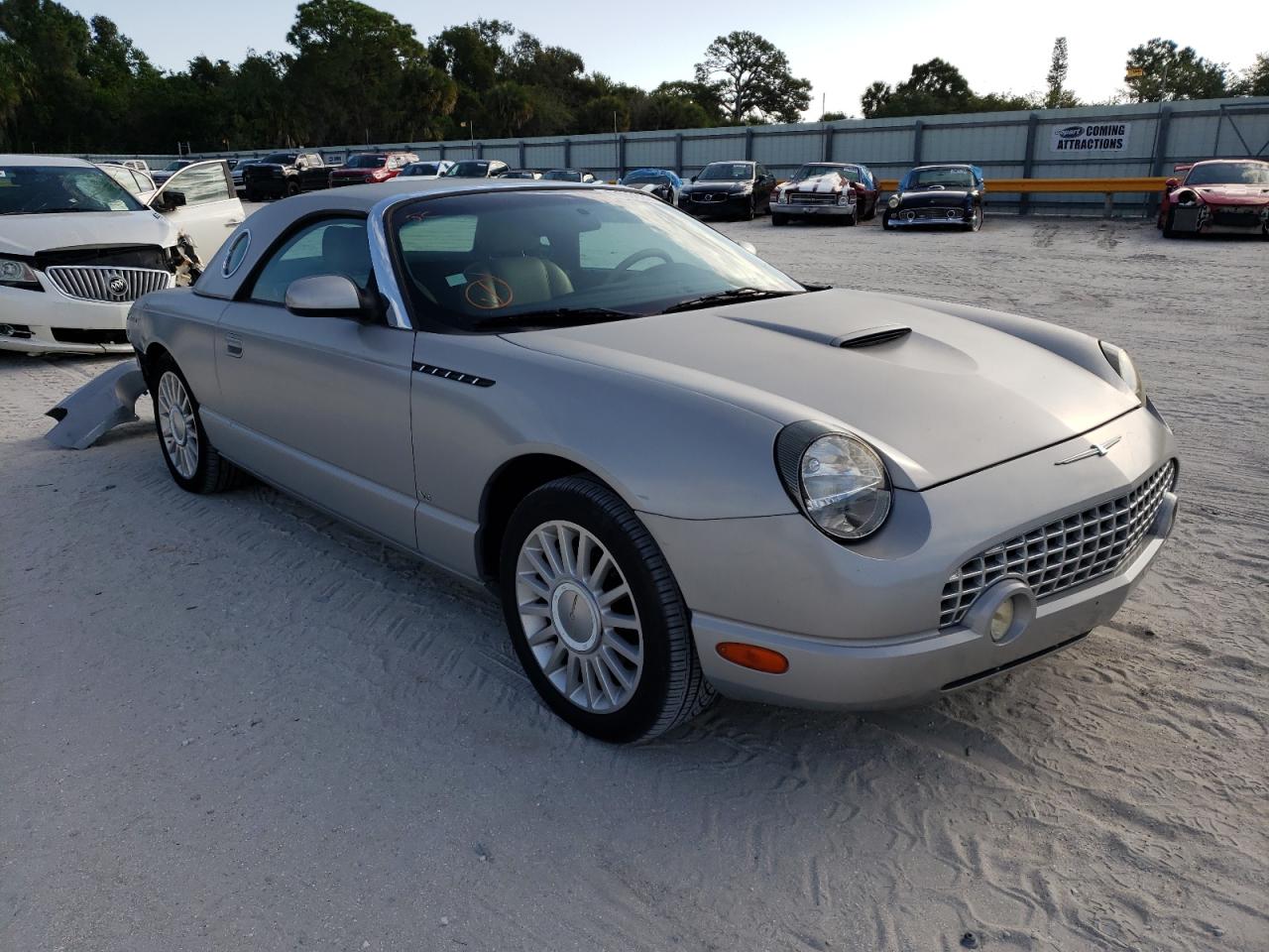 FORD THUNDERBIR 2004 with VIN 1FAHP60AX4Y104454 - Photo from auction