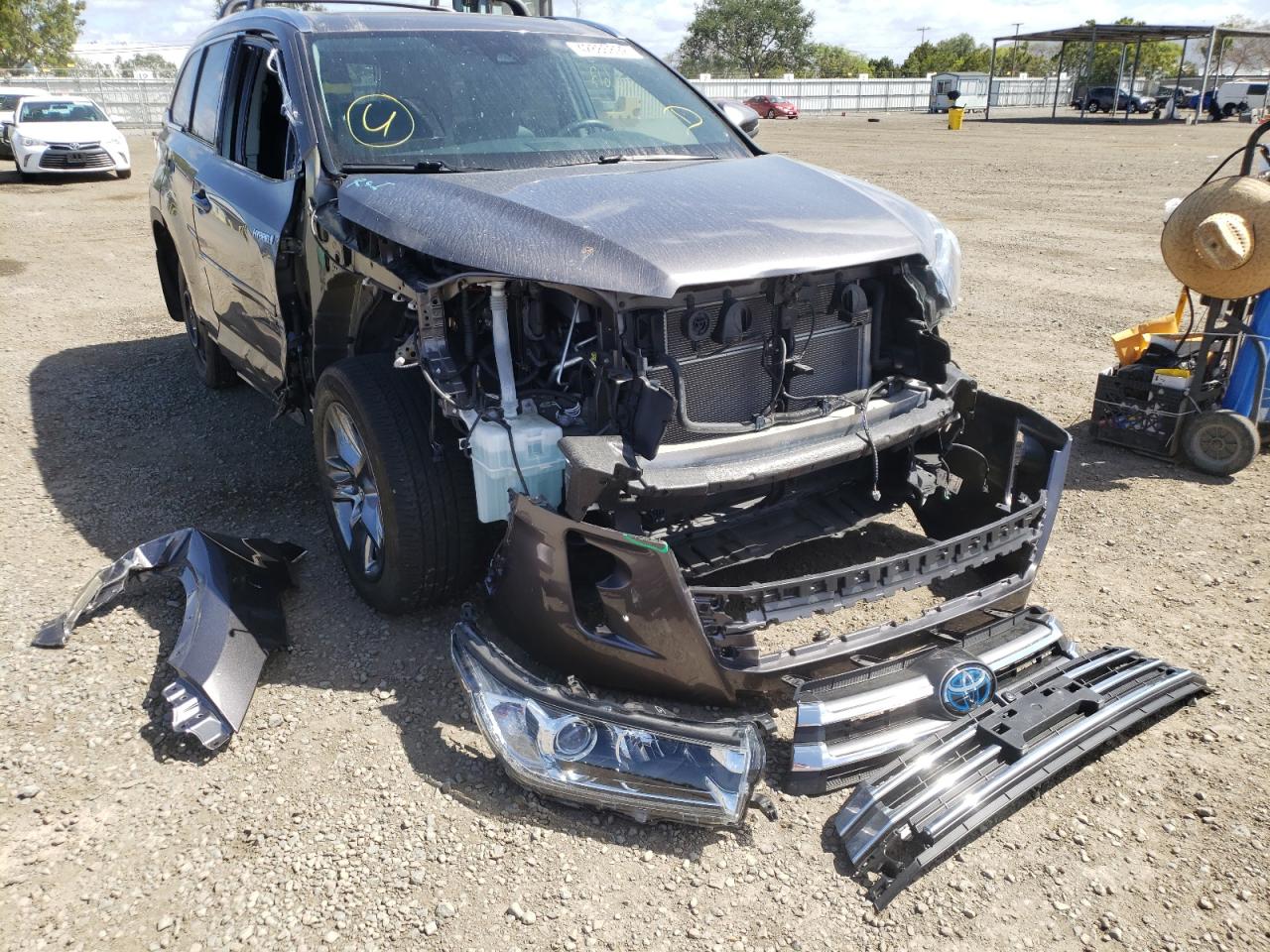 Photo 9 from auction – 2019 TOYOTA HIGHLANDER with VIN 5TDDGRFH3KS074205