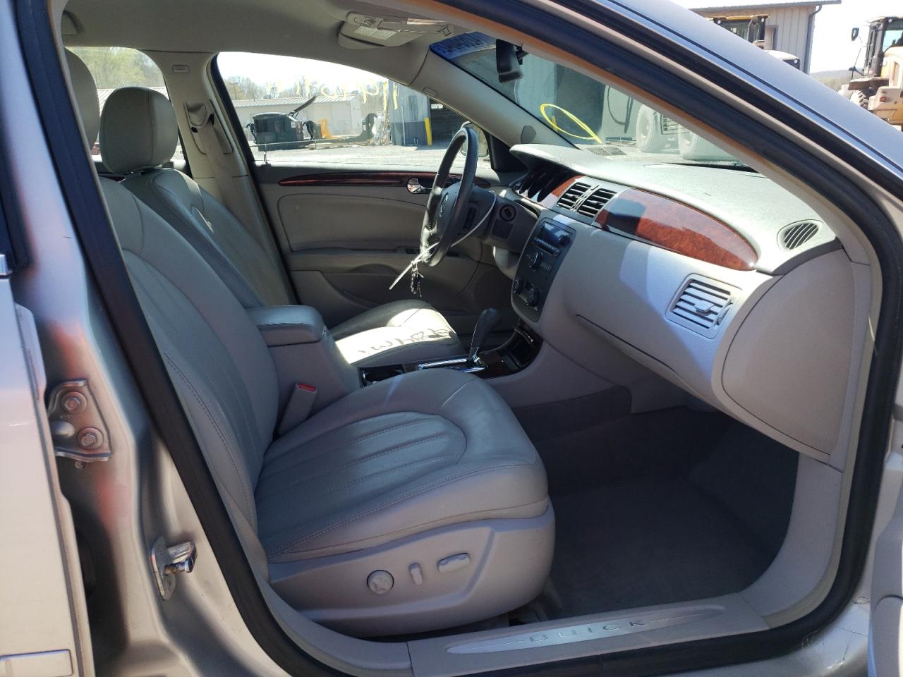 Photo 5 from auction – 2006 BUICK LUCERNE CX with VIN 1G4HD57246U218015