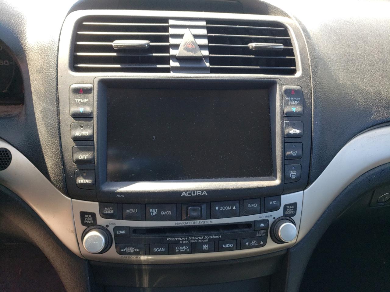 Photo 9 from auction – 2005 ACURA TSX with VIN JH4CL96975C001682