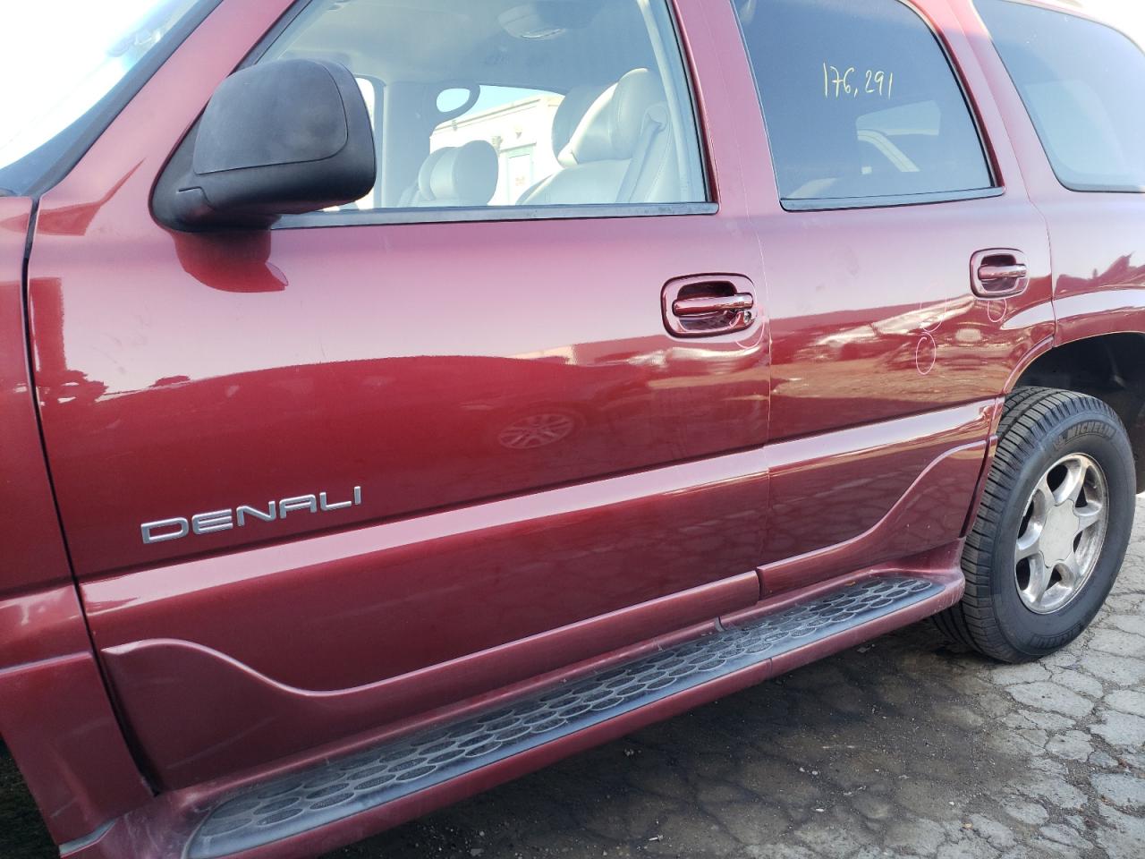 Photo 9 from auction – 2002 GMC DENALI with VIN 1GKEK63U52J212931