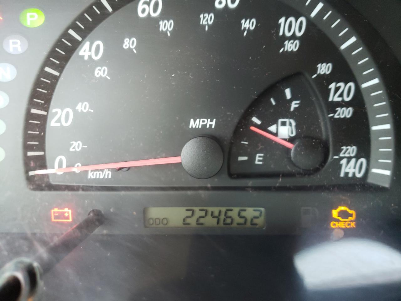 Photo 8 from auction – 2004 TOYOTA CAMRY LE with VIN JTDBE32K340251255