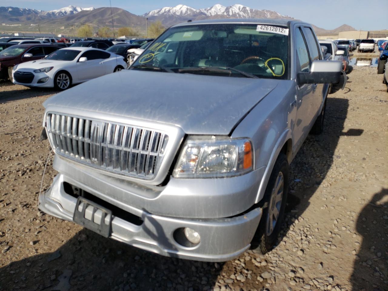 Photo 2 from auction – 2008 LINCOLN MARK with VIN 5LTPW165X8FJ02112