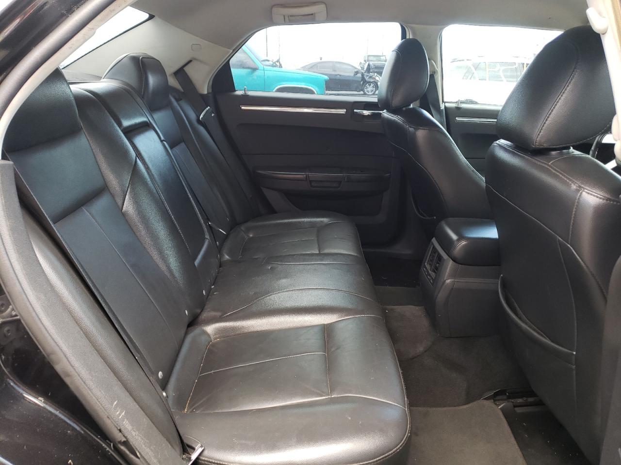 Photo 6 from auction – 2010 CHRYSLER 300 TOURIN with VIN 2C3CA5CV9AH192745