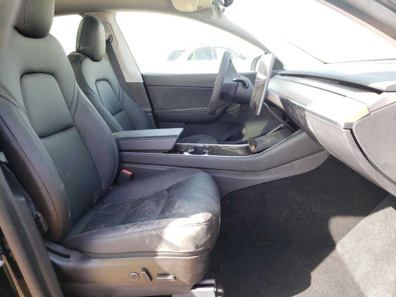 Photo 5 from auction – 2021 TESLA MODEL Y with VIN 5YJYGDEF3MF070201