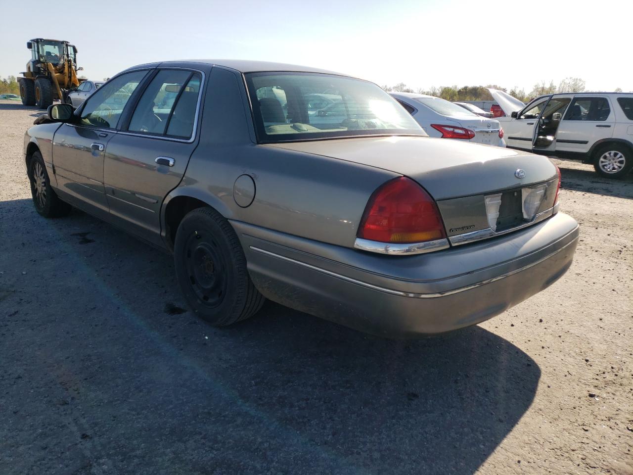 Photo 3 from auction – 2003 FORD CROWN VICT with VIN 2FAFP73W03X137269