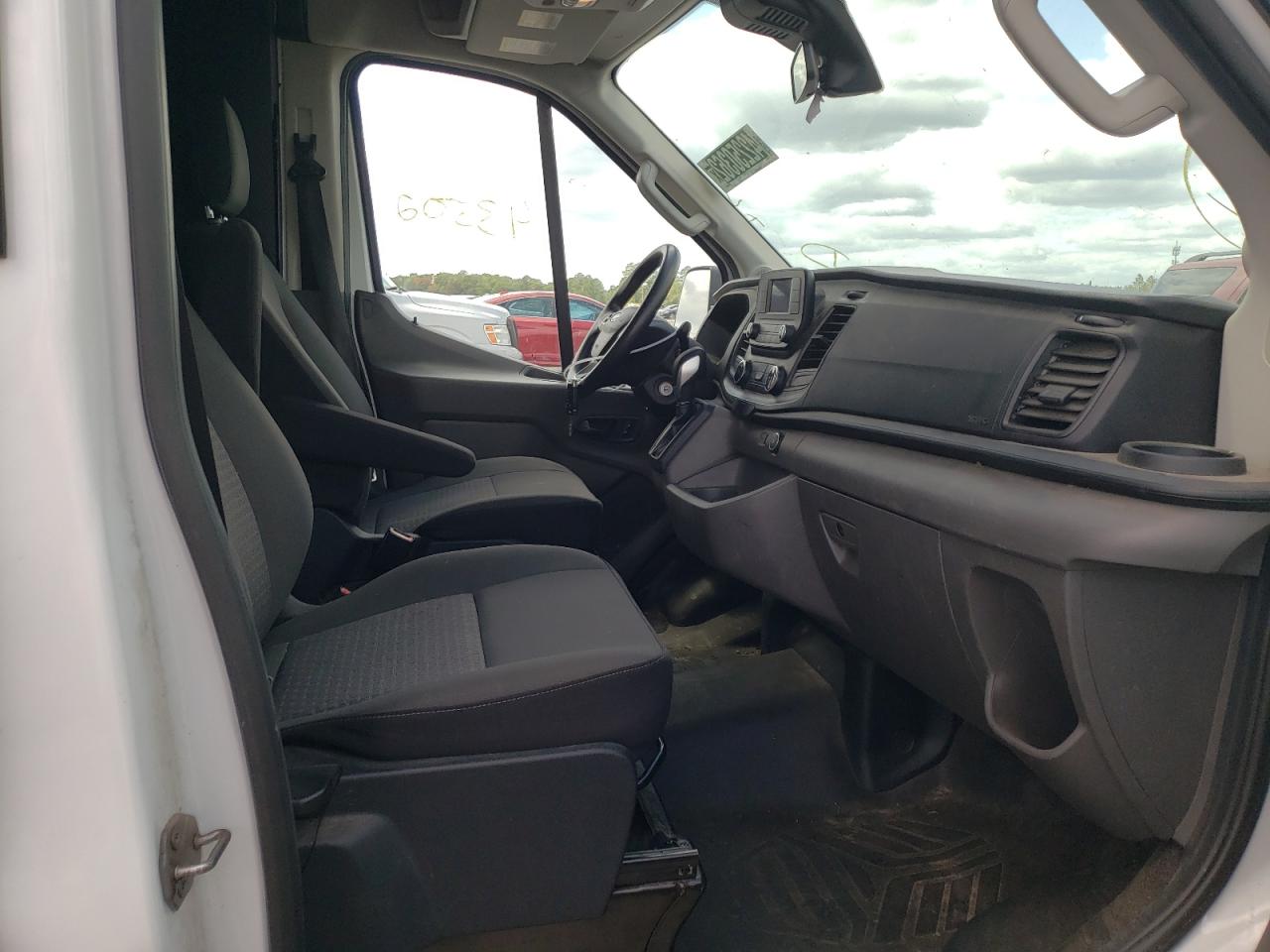 Photo 5 from auction – 2020 FORD TRANSIT T- with VIN 1FTBR2C84LKA34706