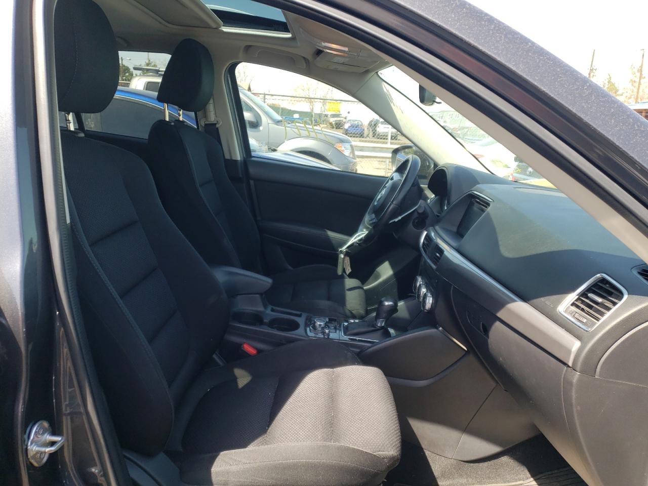 Photo 5 from auction – 2016 MAZDA CX-5 TOURI with VIN JM3KE4CY0G0759638