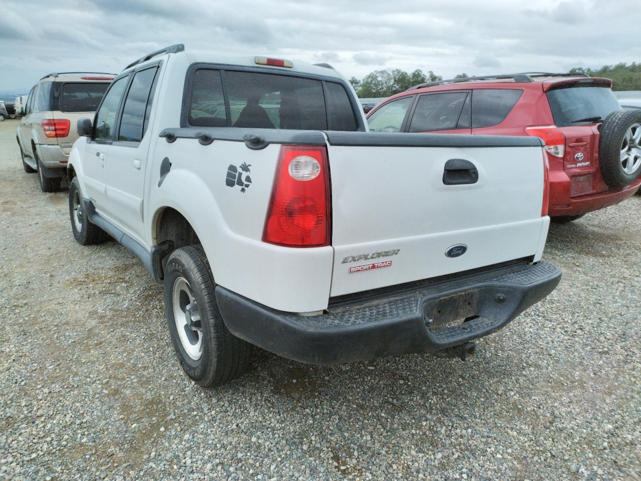 Photo 3 from auction – 2002 FORD EXPLORER S with VIN 1FMZU67E22UC02748