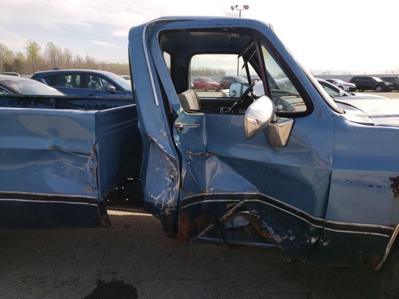 Photo 6 from auction – 1985 GMC C1500 with VIN 1GTDC14H1FF712795