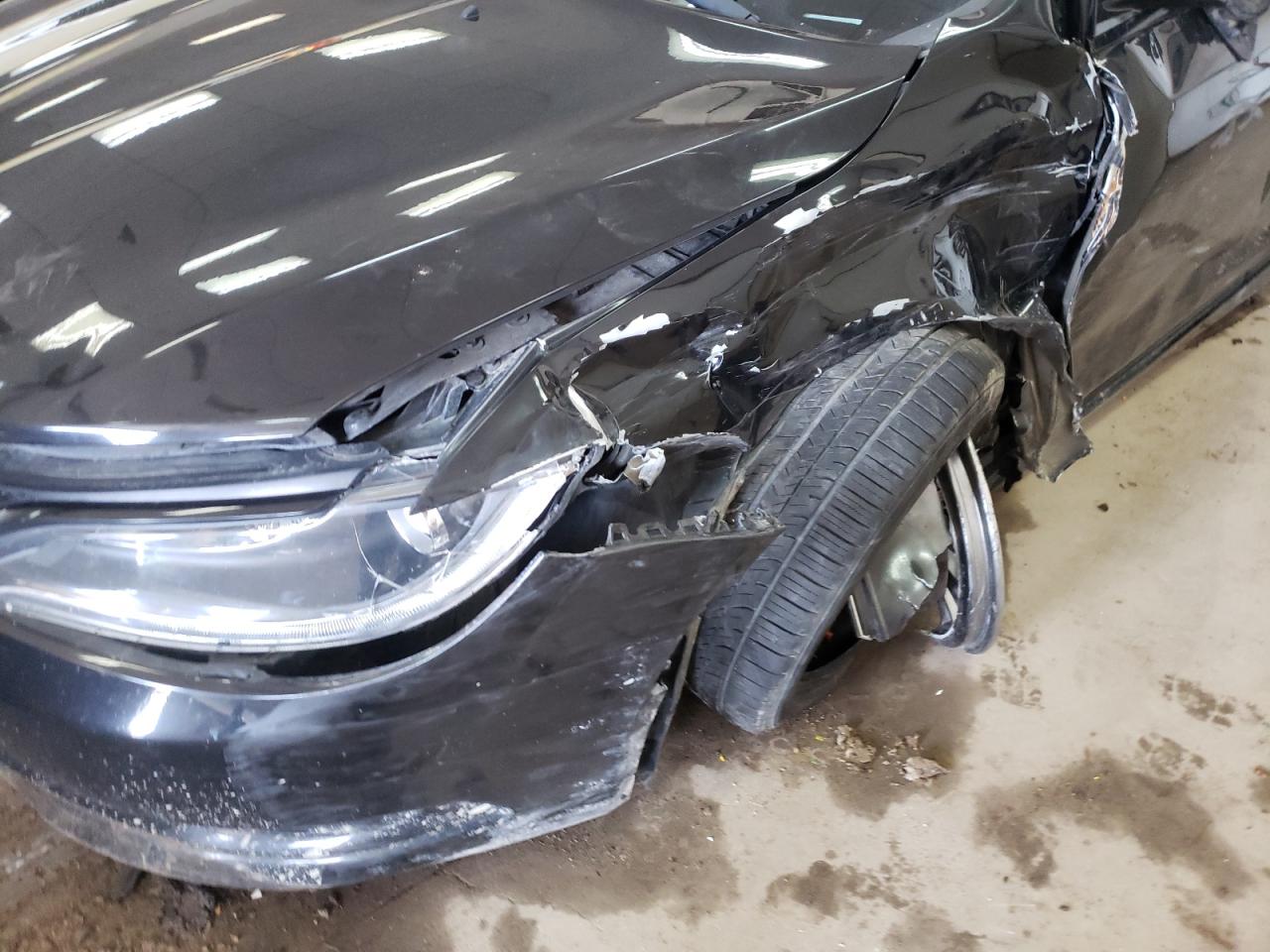 Photo 9 from auction – 2015 CHRYSLER 200 S with VIN 1C3CCCBB5FN631959