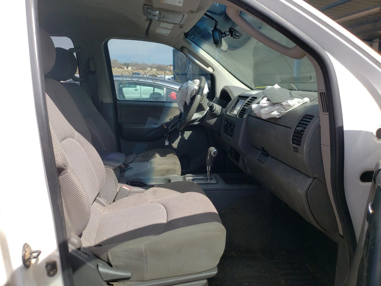 Photo 5 from auction – 2005 NISSAN FRONTIER C with VIN 1N6AD07W85C460352