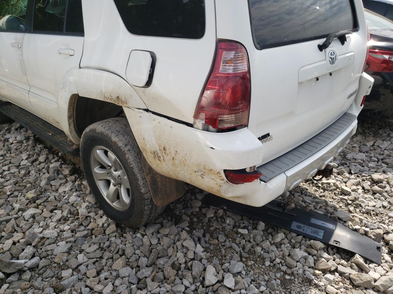 Photo 9 from auction – 2005 TOYOTA 4RUNNER SR with VIN JTEZU14R650057025