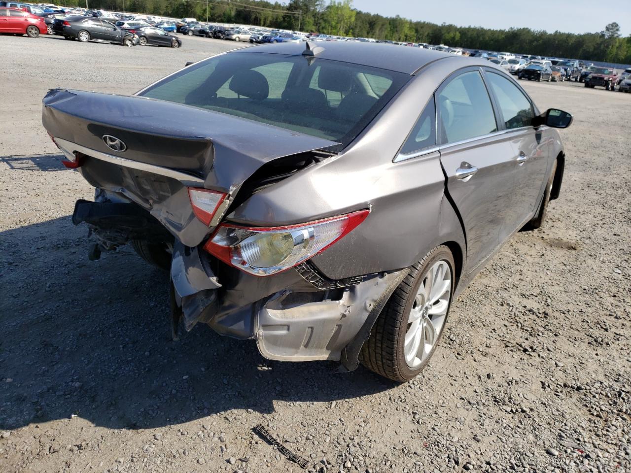 Photo 4 from auction – 2012 HYUNDAI SONATA SE with VIN 5NPEC4AB5CH322905