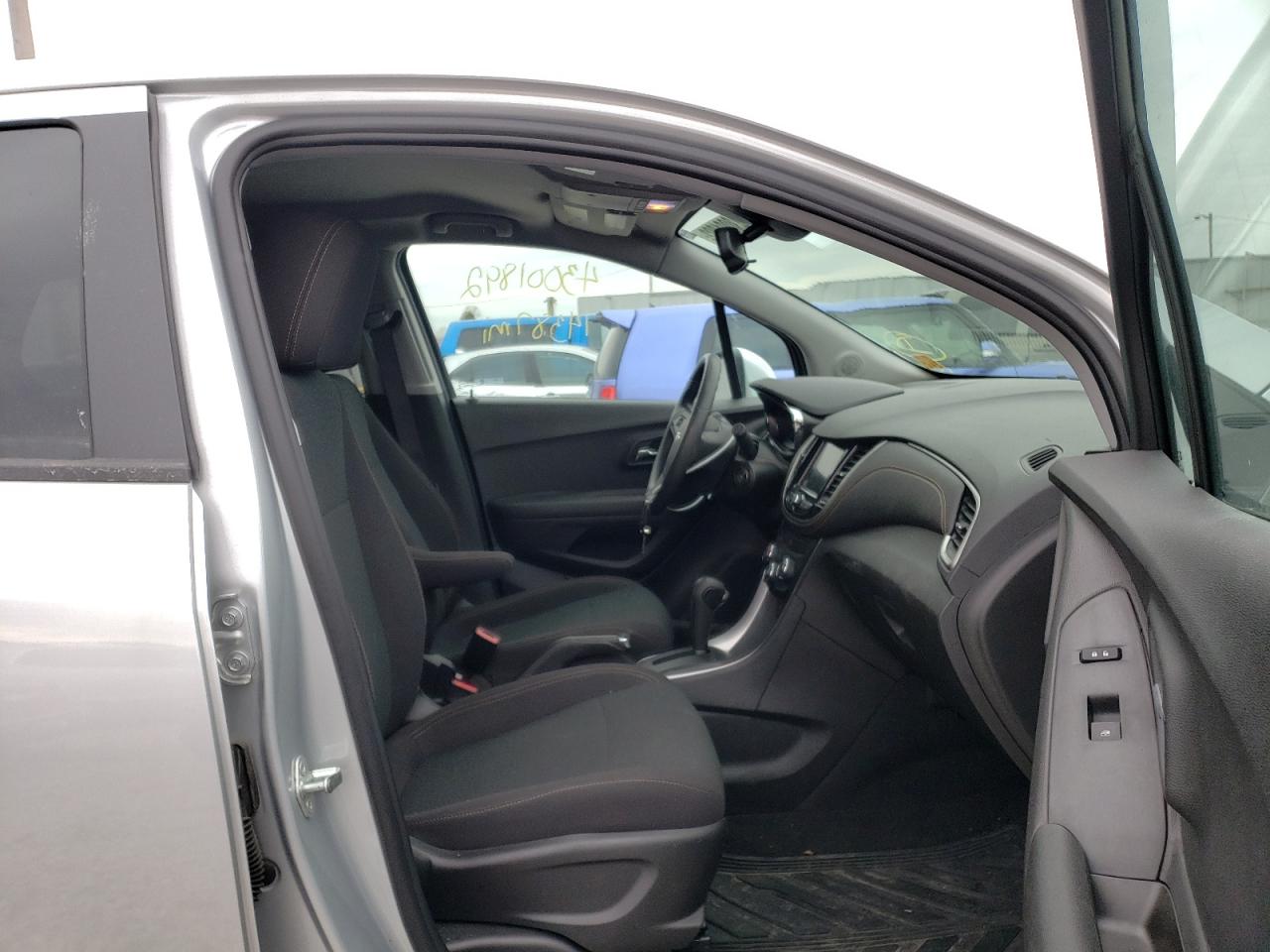 Photo 5 from auction – 2020 CHEVROLET TRAX LS with VIN 3GNCJNSB1LL306712