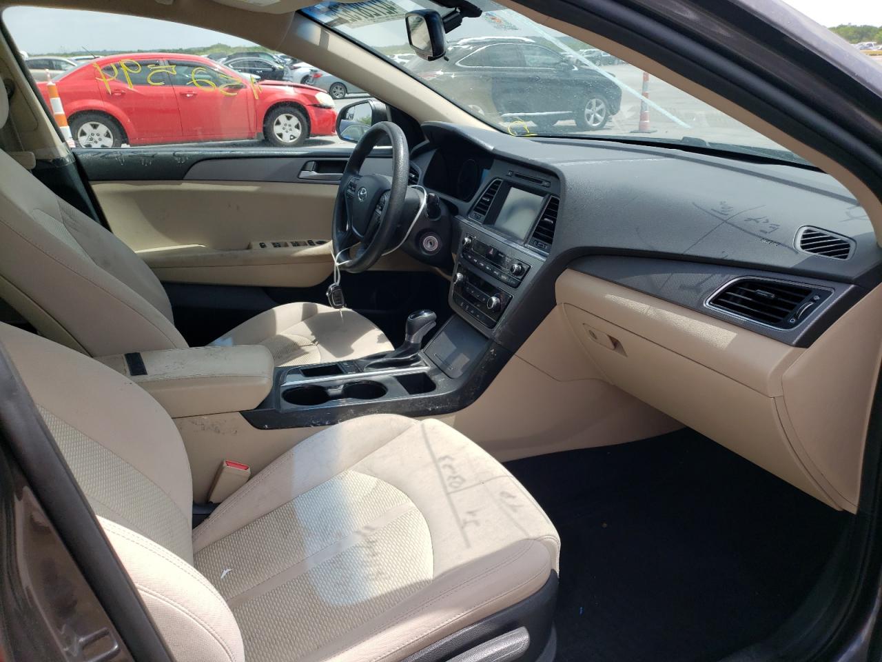 Photo 5 from auction – 2016 HYUNDAI SONATA SE with VIN 5NPE24AF3GH375985