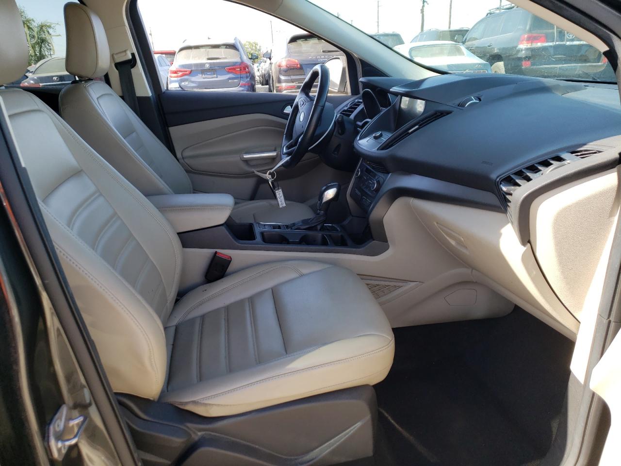 Photo 5 from auction – 2019 FORD ESCAPE SEL with VIN 1FMCU9HD3KUC30166