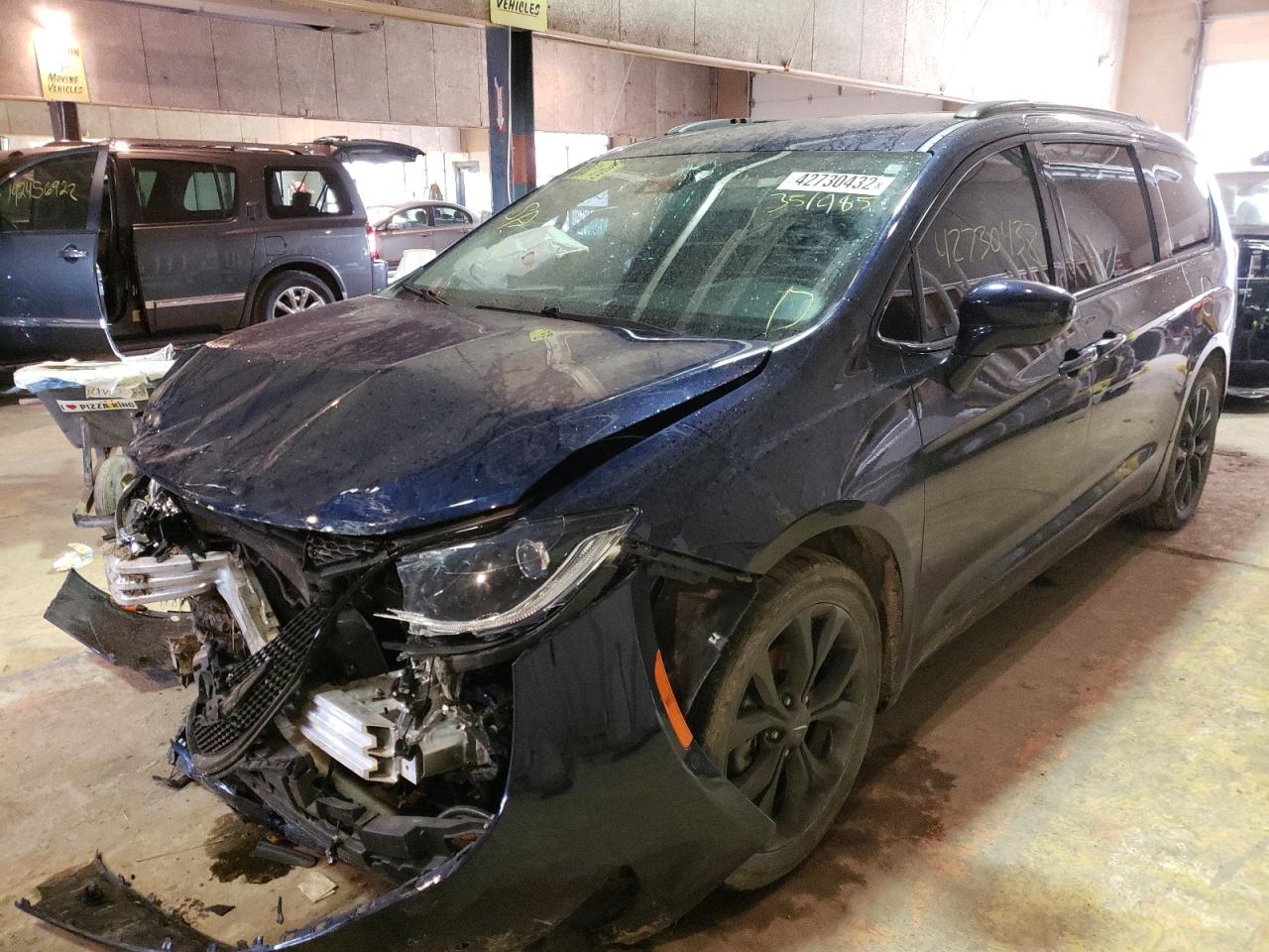 Photo 2 from auction – 2018 CHRYSLER PACIFICA T with VIN 2C4RC1EG1JR351985