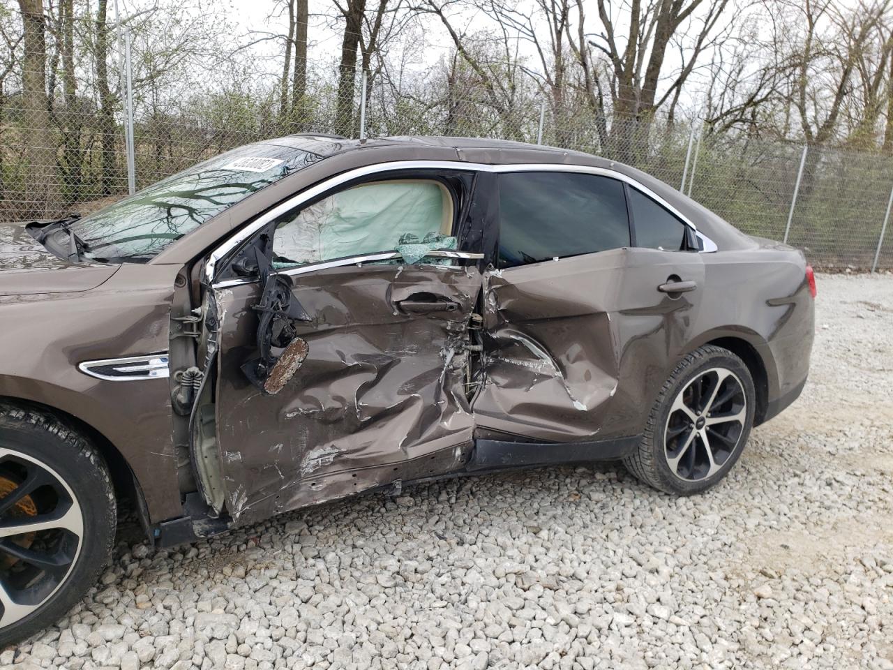 Photo 10 from auction – 2015 FORD TAURUS LIM with VIN 1FAHP2F82FG177596