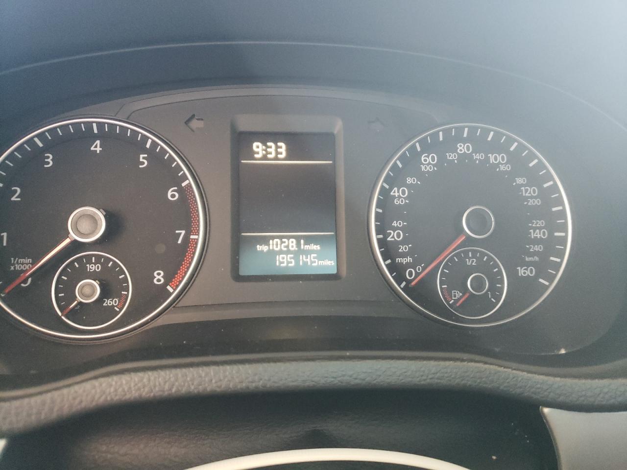 Photo 8 from auction – 2014 VOLKSWAGEN PASSAT S with VIN 1VWAP7A32EC026748
