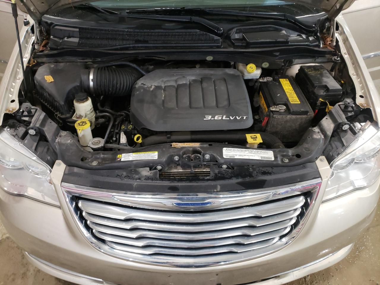 Photo 7 from auction – 2012 CHRYSLER TOWN & COU with VIN 2C4RC1CG2CR412931